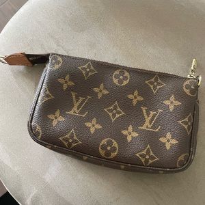 Louis Vuitton mini pochette SOLD